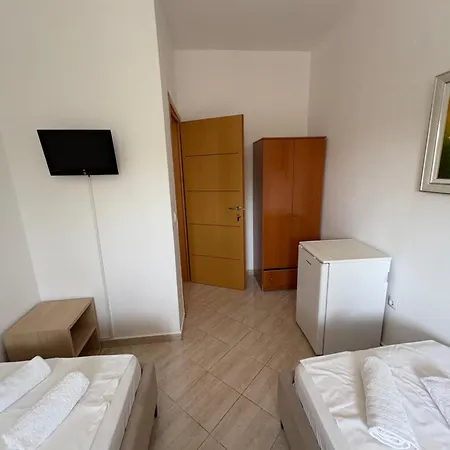 Yard Paradise Guest house Dhermi