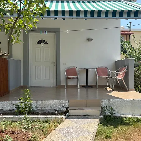 Yard Paradise Πανσιόν Dhërmi