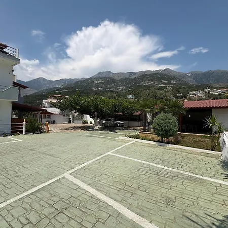 Yard Paradise Πανσιόν *